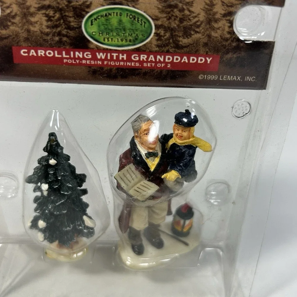 Lemax‎ Carole Towne Christmas Village Figure 2001 - Carolling with Granddaddy